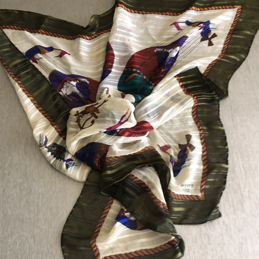 Hermès vintage Paris Balloon Print Silk Scarf - Picture 5 of 7